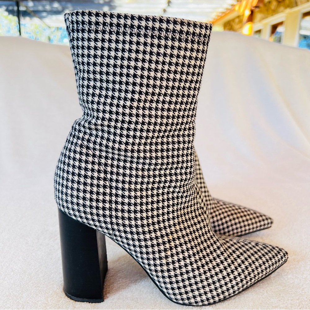 Jeffrey Campbell Siren Houndstooth Booties Size 7 Pointed Toe Side Zip 4” Heel